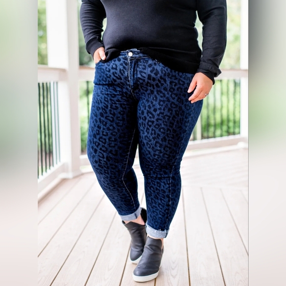 Fashion Bug Plus Size Animal Print Distressed Jeans - Picture 1 of 8